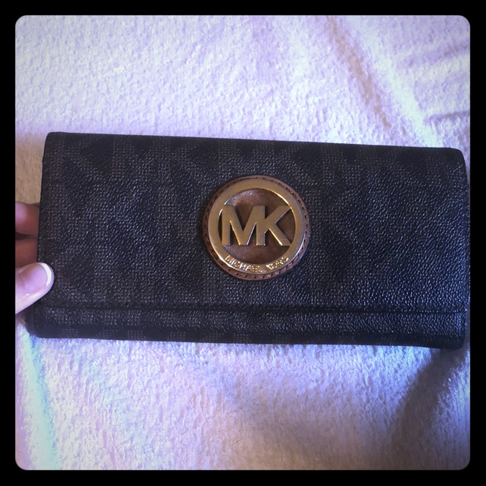 Michael kors wallet
